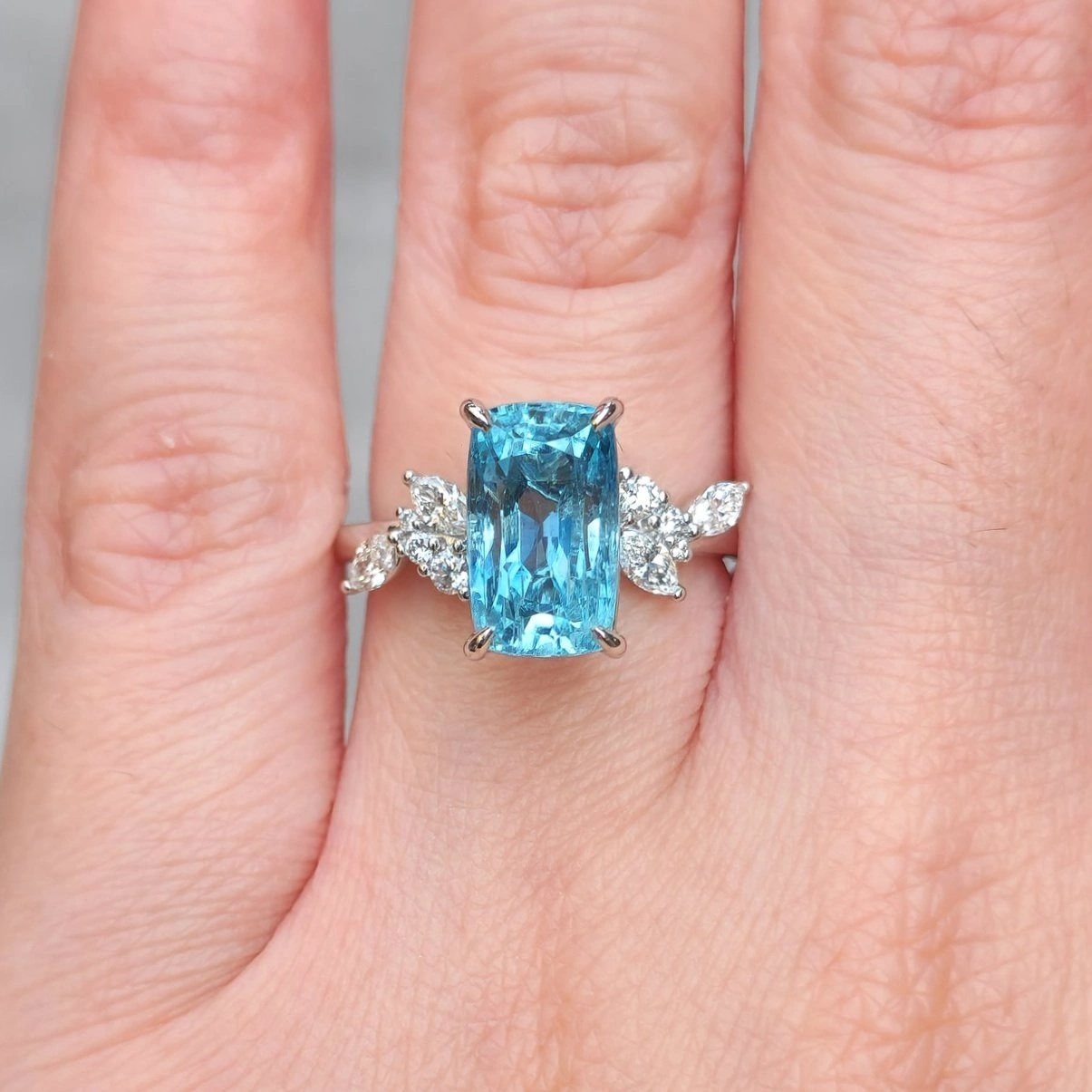 Aquamarine Diamond Foliage and Dew Drops Ring in 18k White Gold