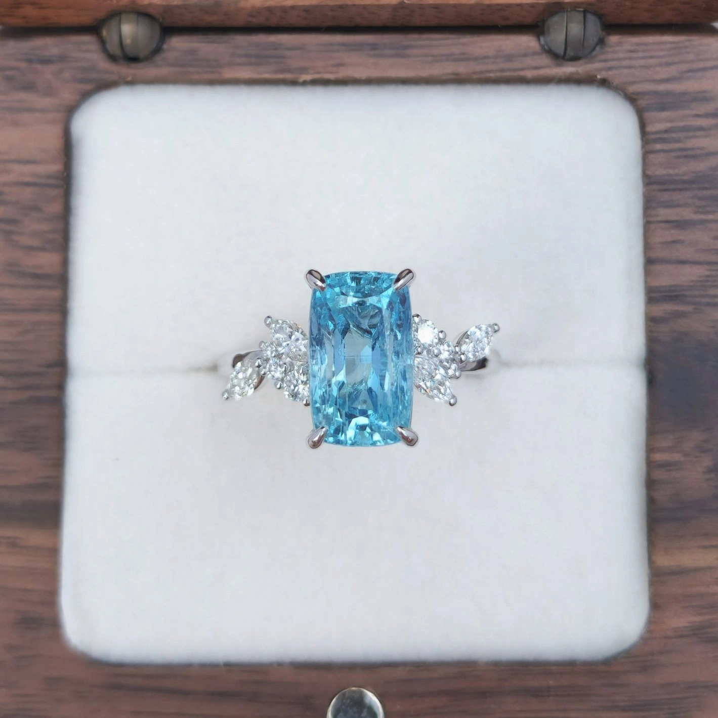 Aquamarine Diamond Foliage and Dew Drops Ring in 18k White Gold