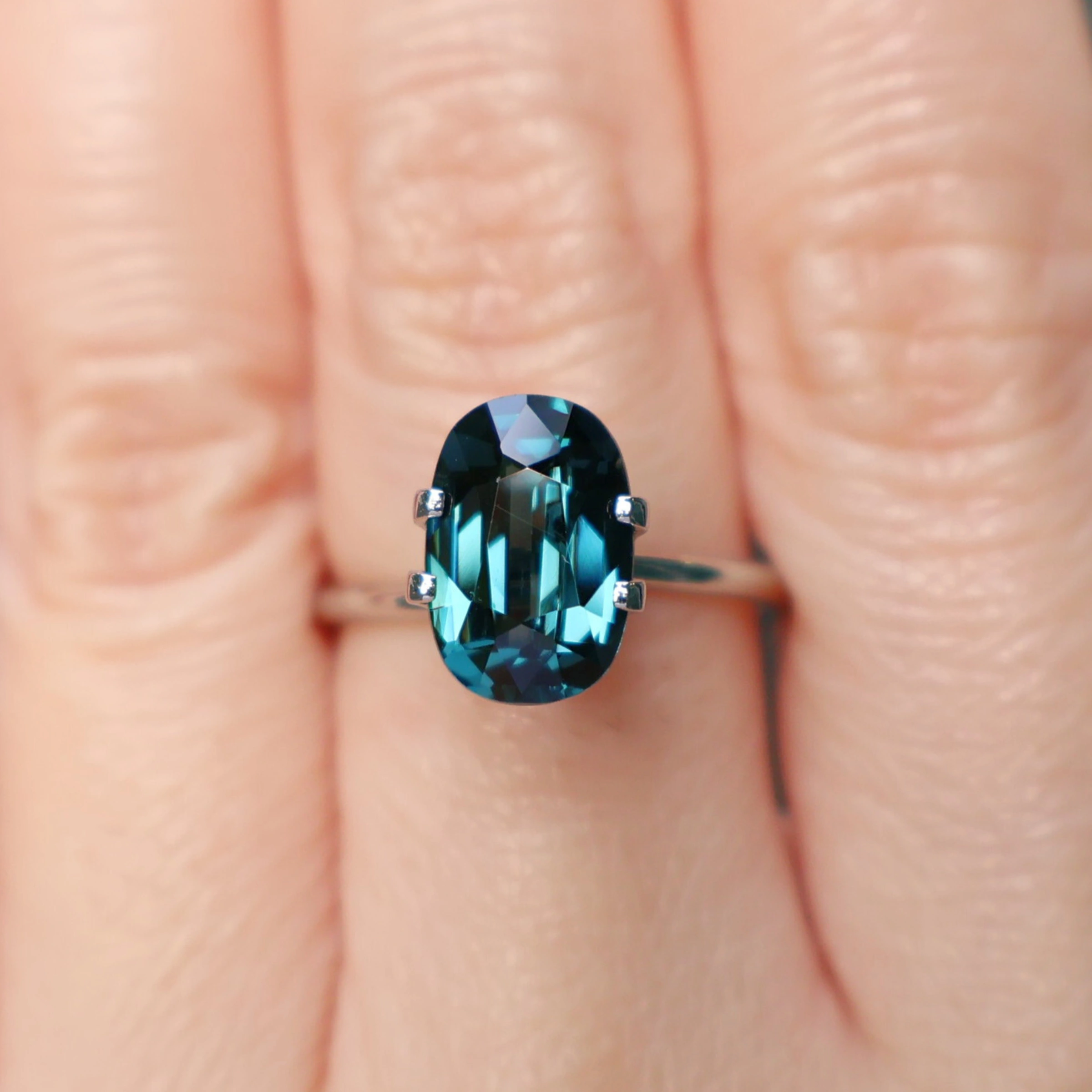 Greenish Blue Spinel 3.19ct, Burma (Myanmar) with Certificate