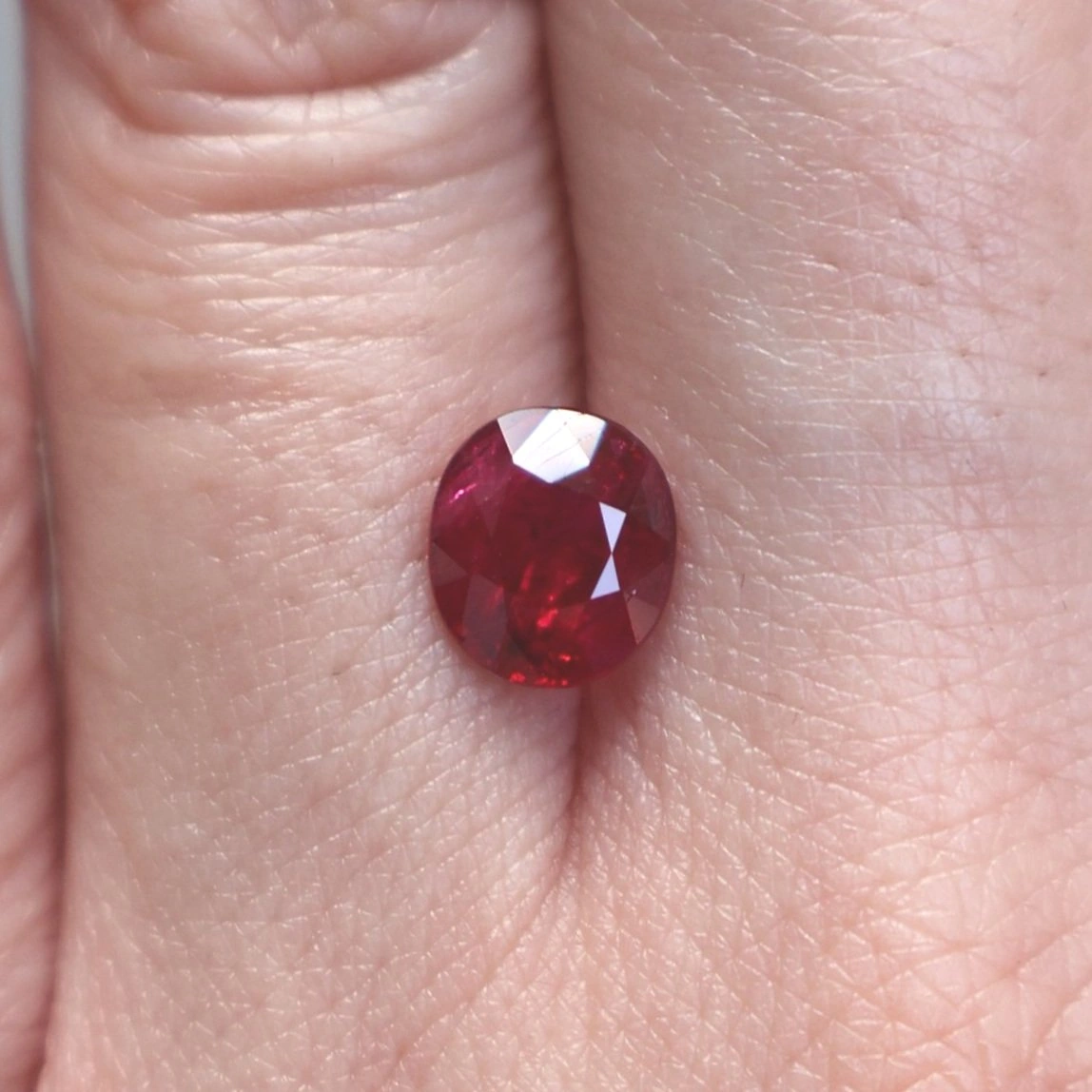 Pigeon's Blood Ruby 1.55ct, Burma (Myanmar) with Certificate
