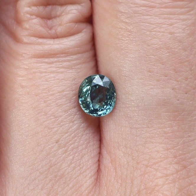 Teal Oval Sapphire 1.04ct, Madagascar
