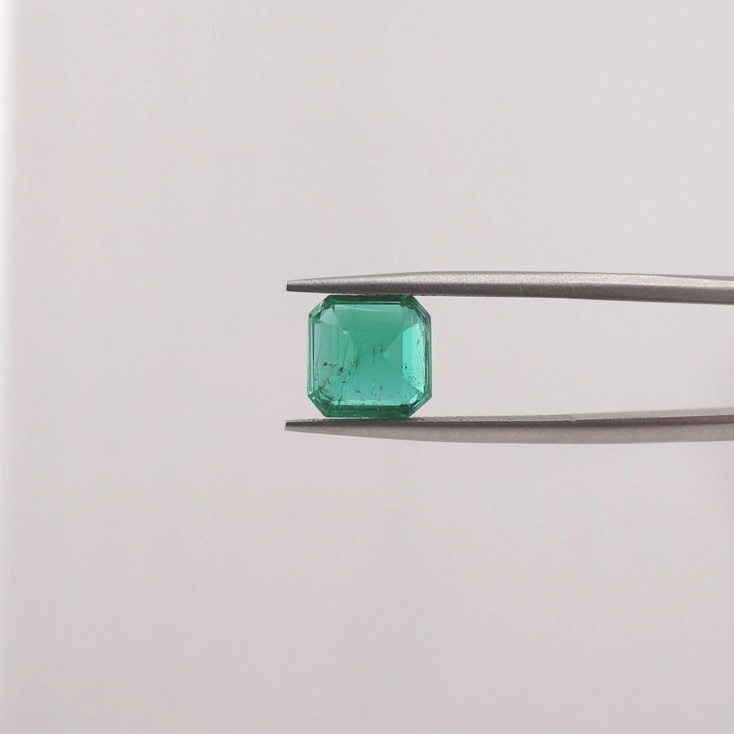 Vivid Green Emerald 2.49ct, Zambia with Certificate